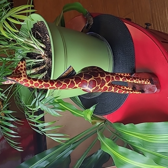 🦒Wood Giraffe Sculpture - Picture 2 of 10